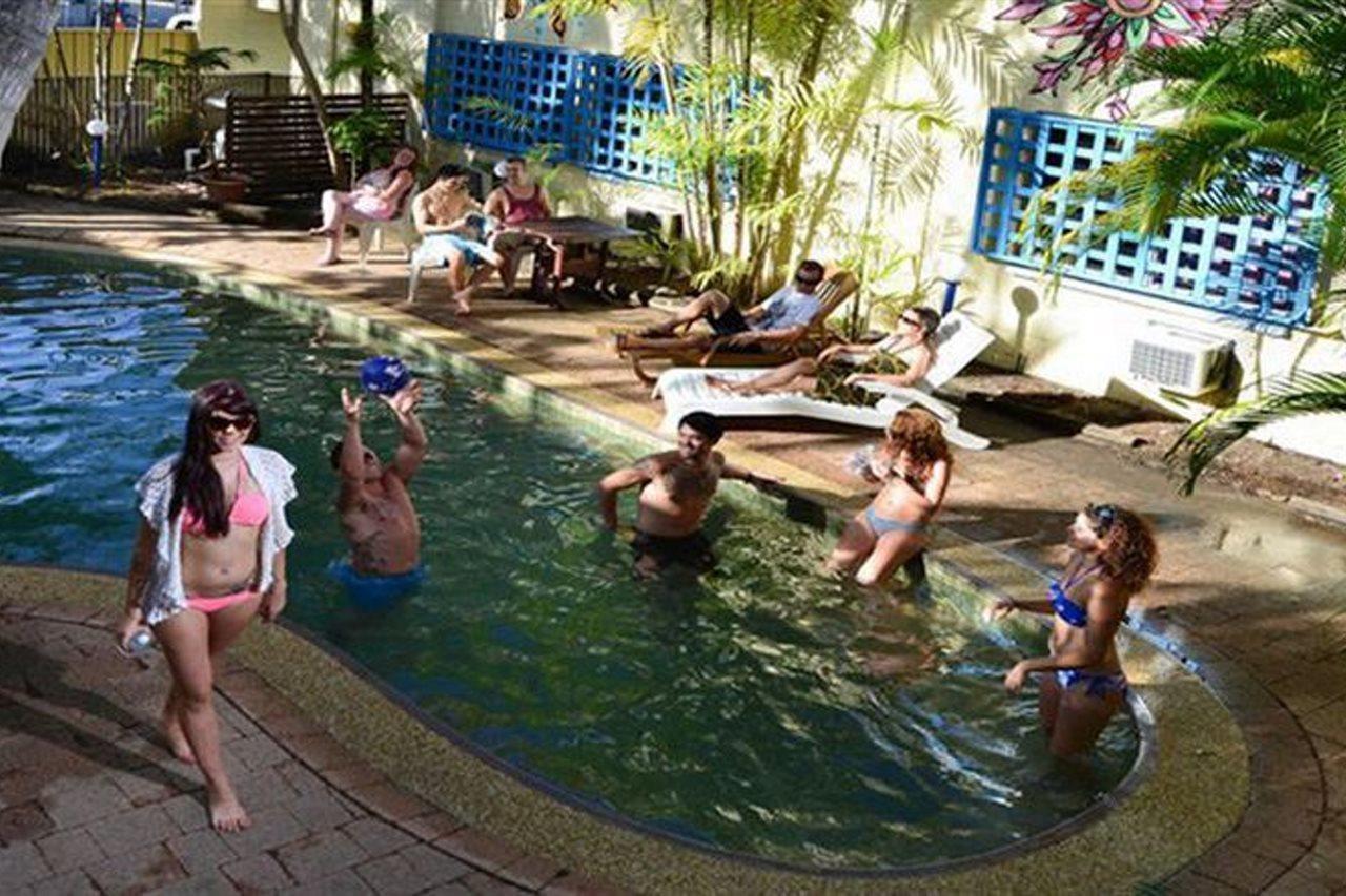 Mad Monkey Village Cairns Kültér fotó
