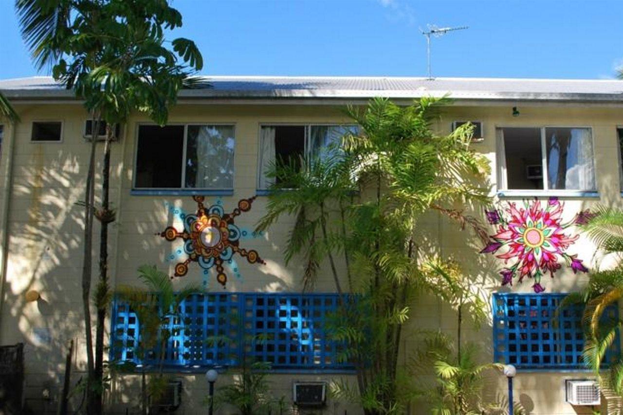 Mad Monkey Village Cairns Kültér fotó