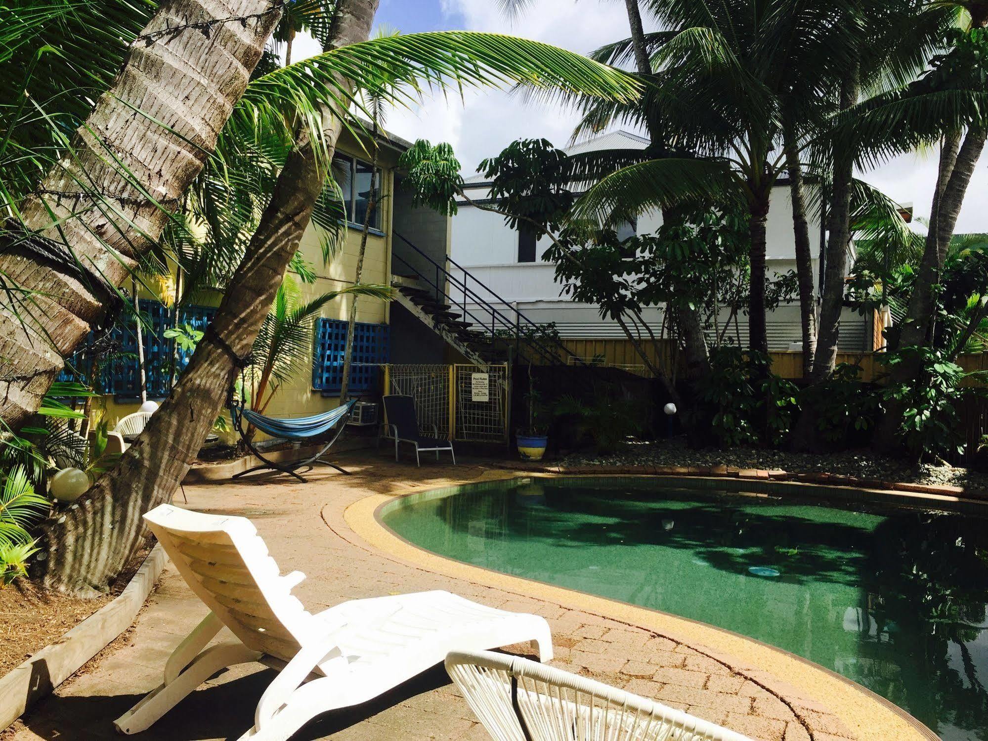 Mad Monkey Village Cairns Kültér fotó