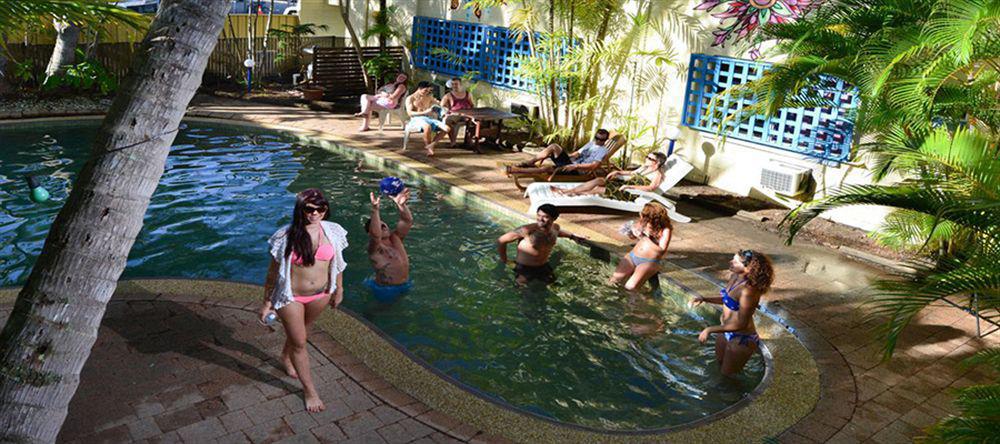 Mad Monkey Village Cairns Kültér fotó